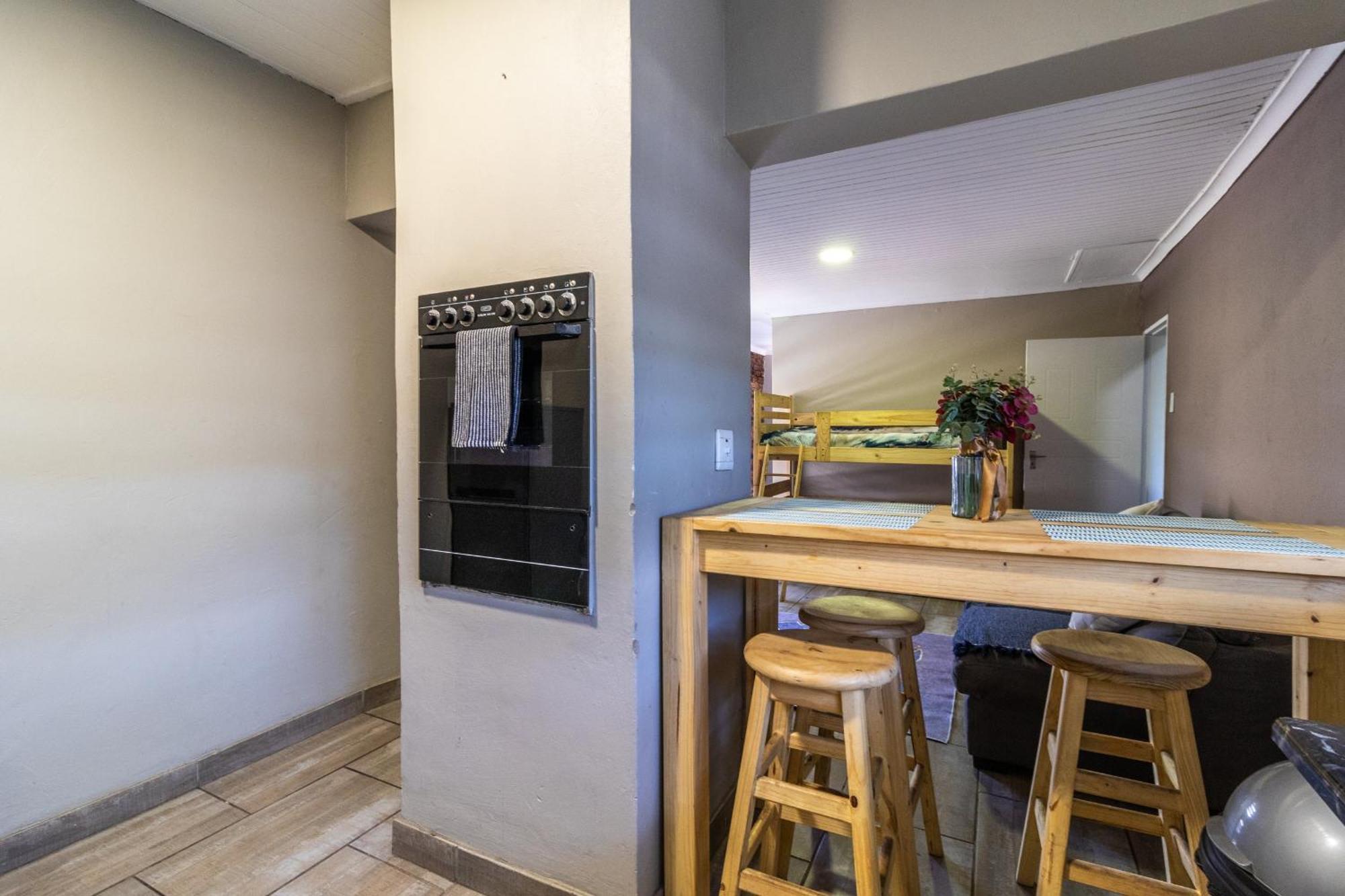 Bosveld In Die Stad 2 Guesthouse Alberton Ngoại thất bức ảnh